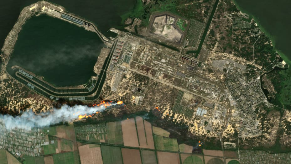 Overview of Zaporizhzhia nuclear power plant and fires, in Enerhodar in Zaporizhzhia region, Ukraine, August 24, 2022. European Union, Copernicus Sentinel-2 imagery/Handout via REUTERS THIS IMAGE HAS BEEN SUPPLIED BY A THIRD PARTY. MUST ON SCREEN COURTESY EUROPEAN UNION, COPERNICUS SENTINEL-2 IMAGERY. MANDATORY CREDIT.