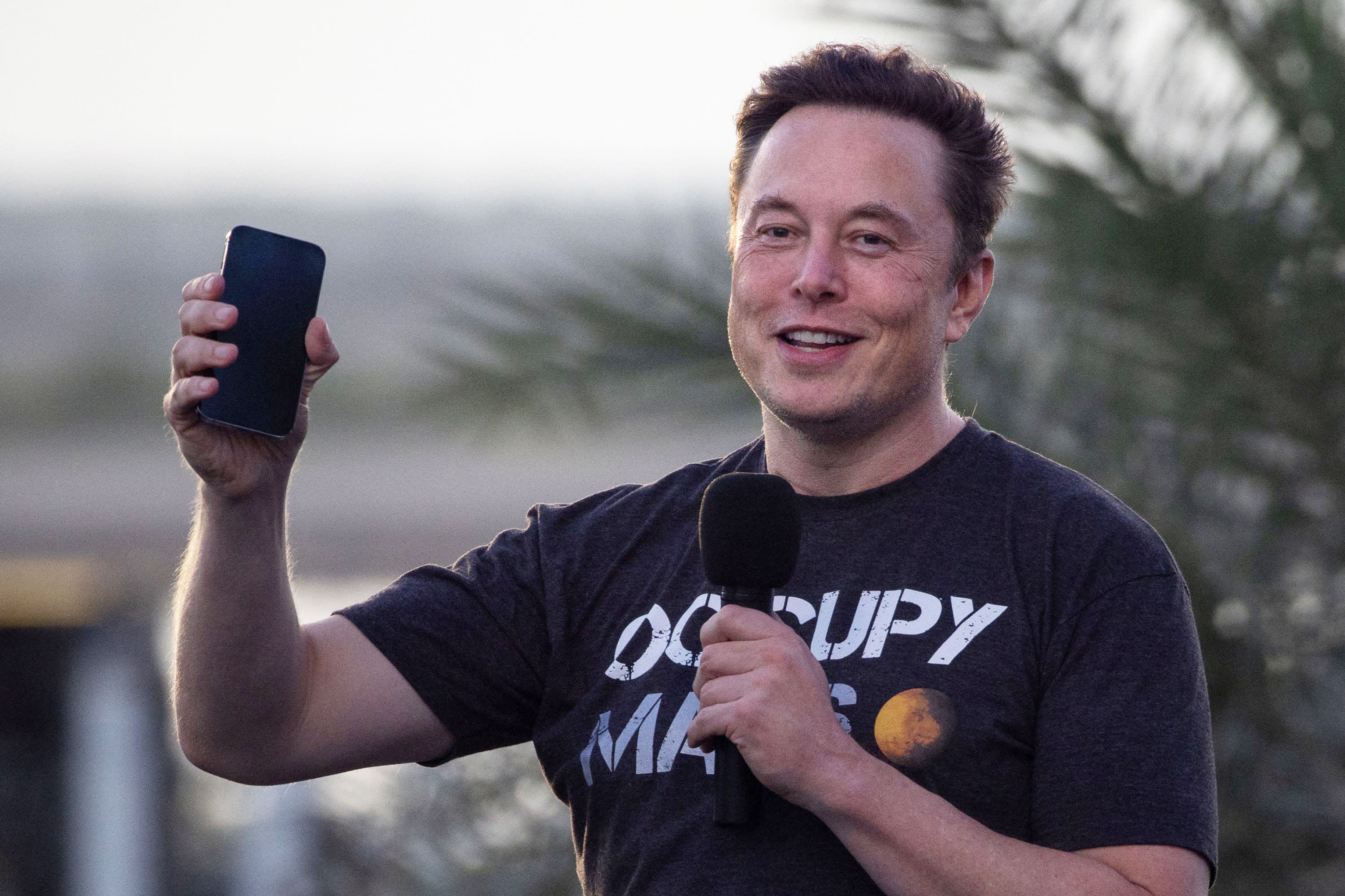 Morgan Stanley yatırımcı anketine göre Tesla'nın hisseleri Musk'ın Twitter'ı devralmasından zarar görüyor