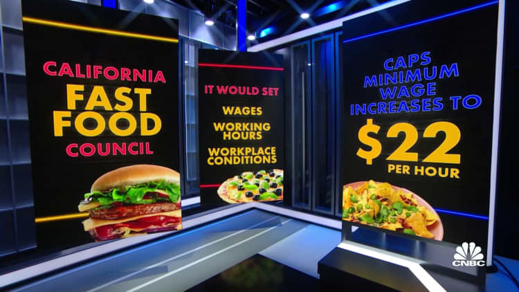California passes landmark fast food workers bill