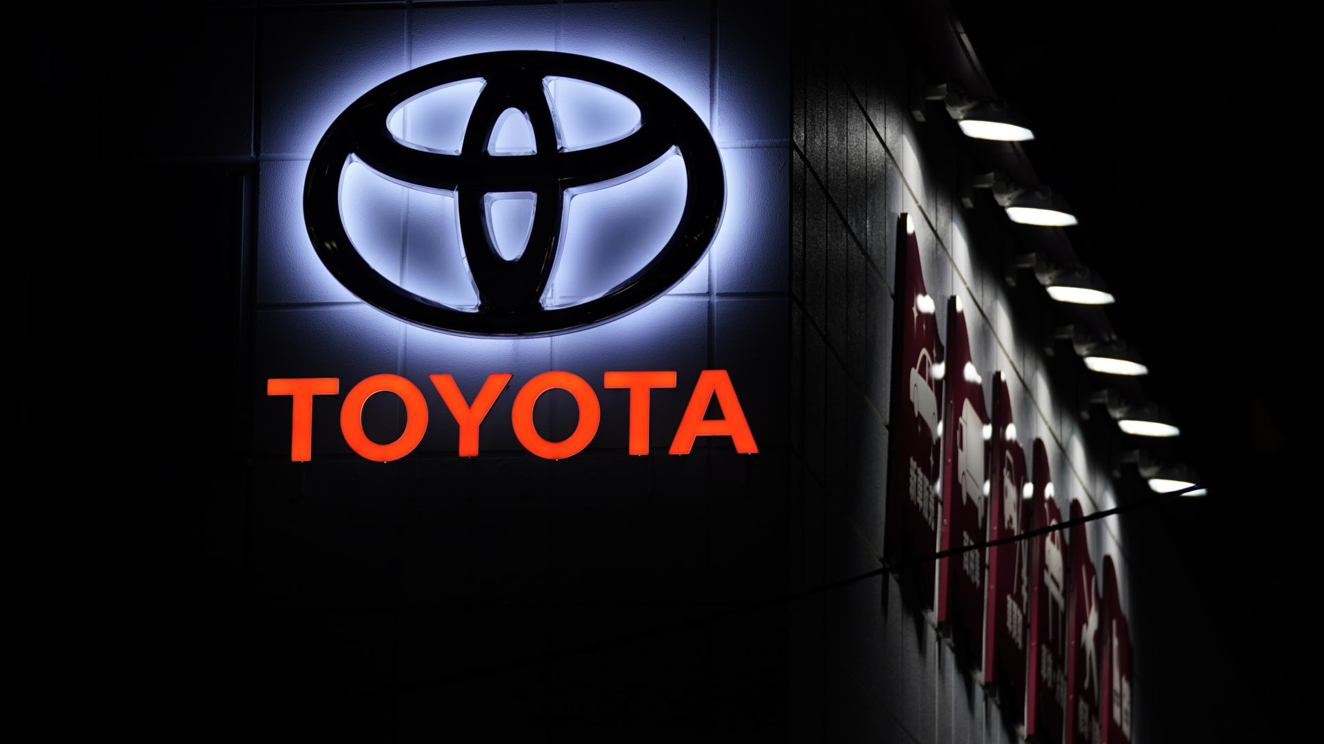 Toyota says it will invest extra $2.5 billion in North Carolina plant