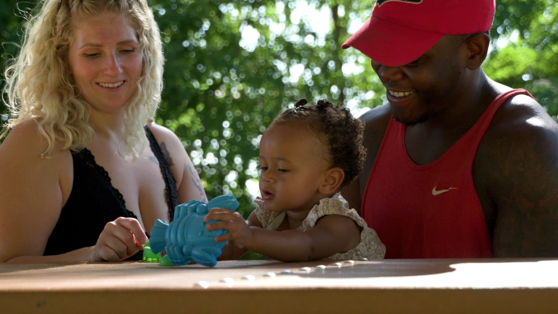 Amber and Jaylyn Bush travel around the U.S. with their 1-year-old daughter, Journey.