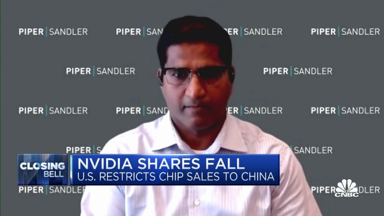 Piper Sandler 的 Kumar 表示，新的美国法规给 Nvidia 的数据中心业务带来了 10-12% 的不确定性