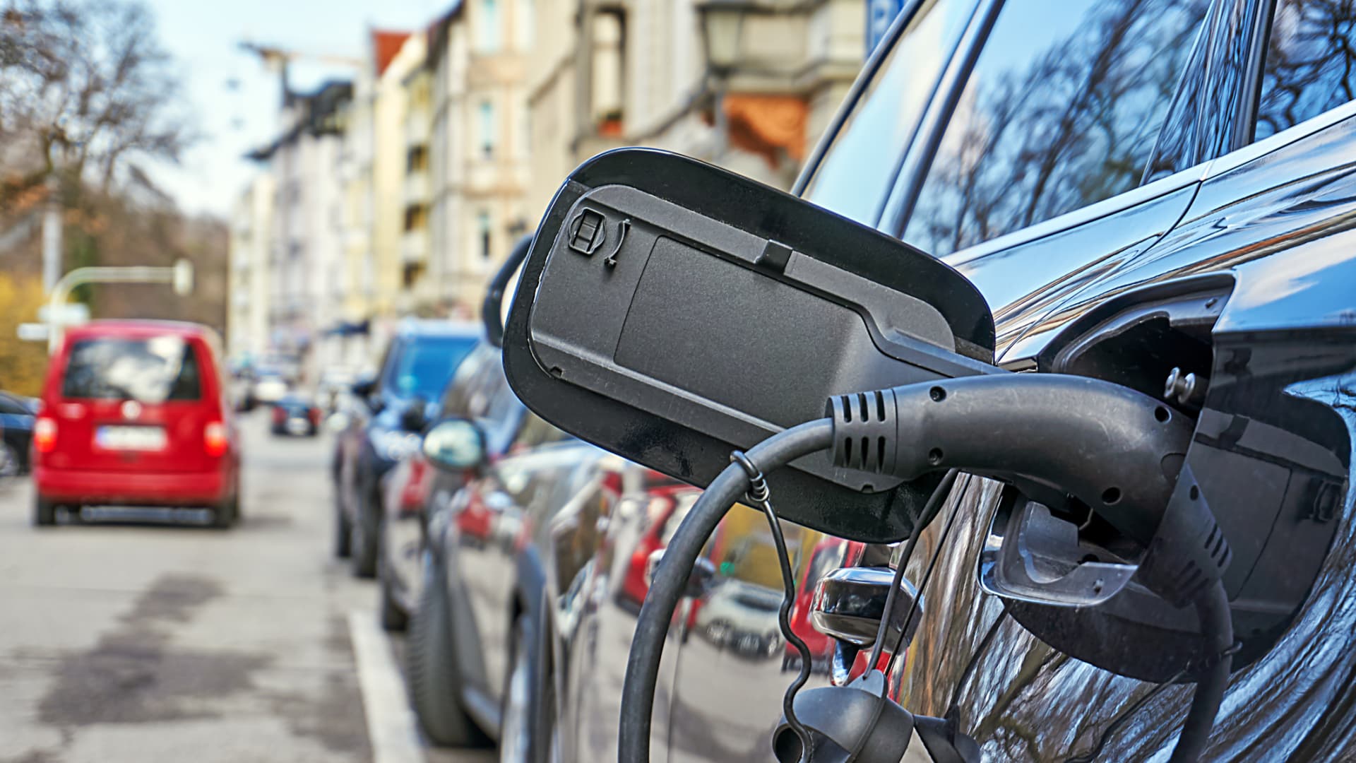 Uni Eropa bergerak maju dengan rencana untuk melarang mobil diesel dan bensin baru