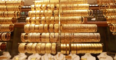 Gold bound for dismal quarter on aggressive rate hike fears