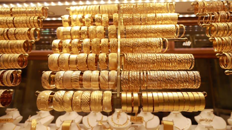 Gold hits more than 2-year low on dollar strength, Fed concerns