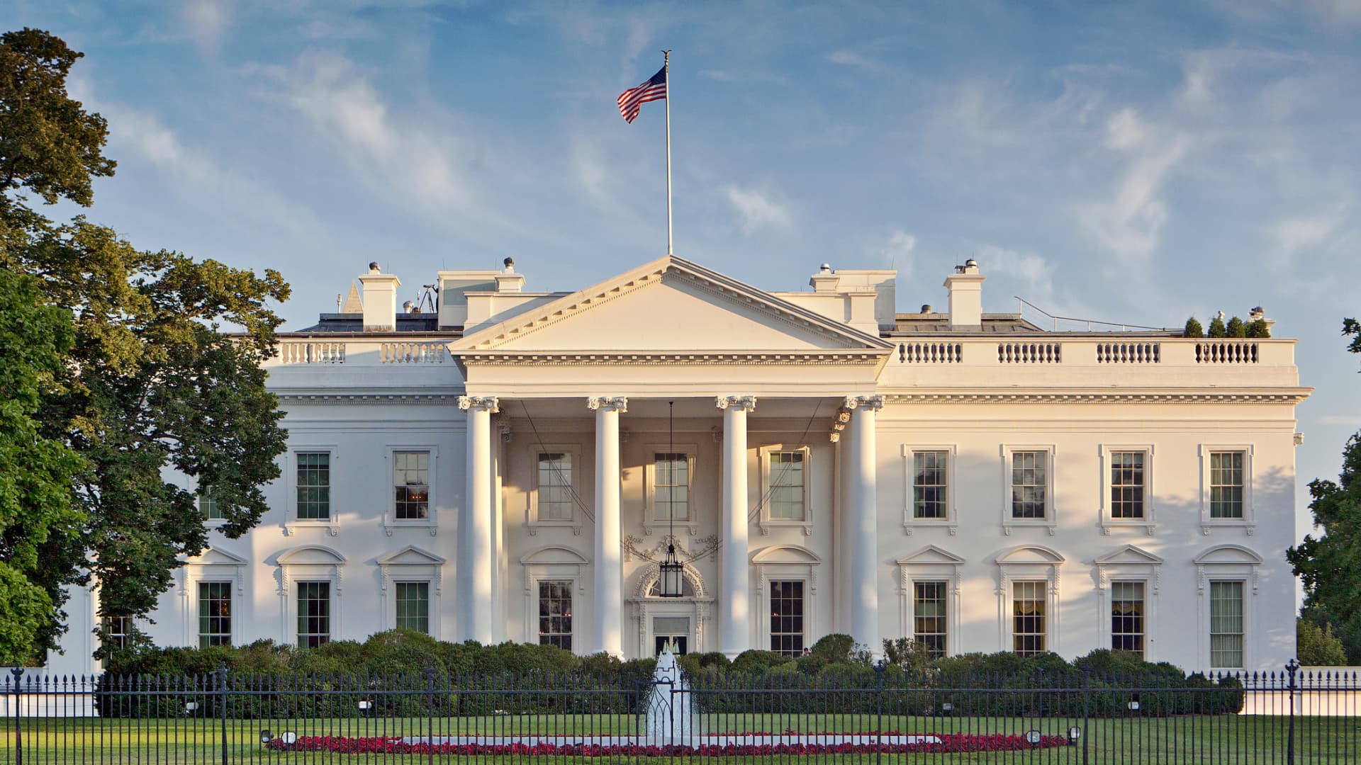 White House aims to shift cybersecurity burden from individuals and small businesses to tech providers