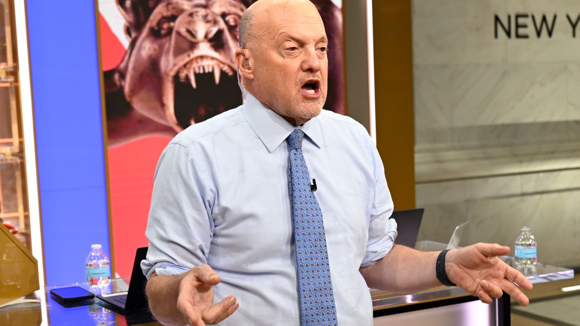 A recession may be coming, but Jim Cramer says he’s not seeing the early signs yet