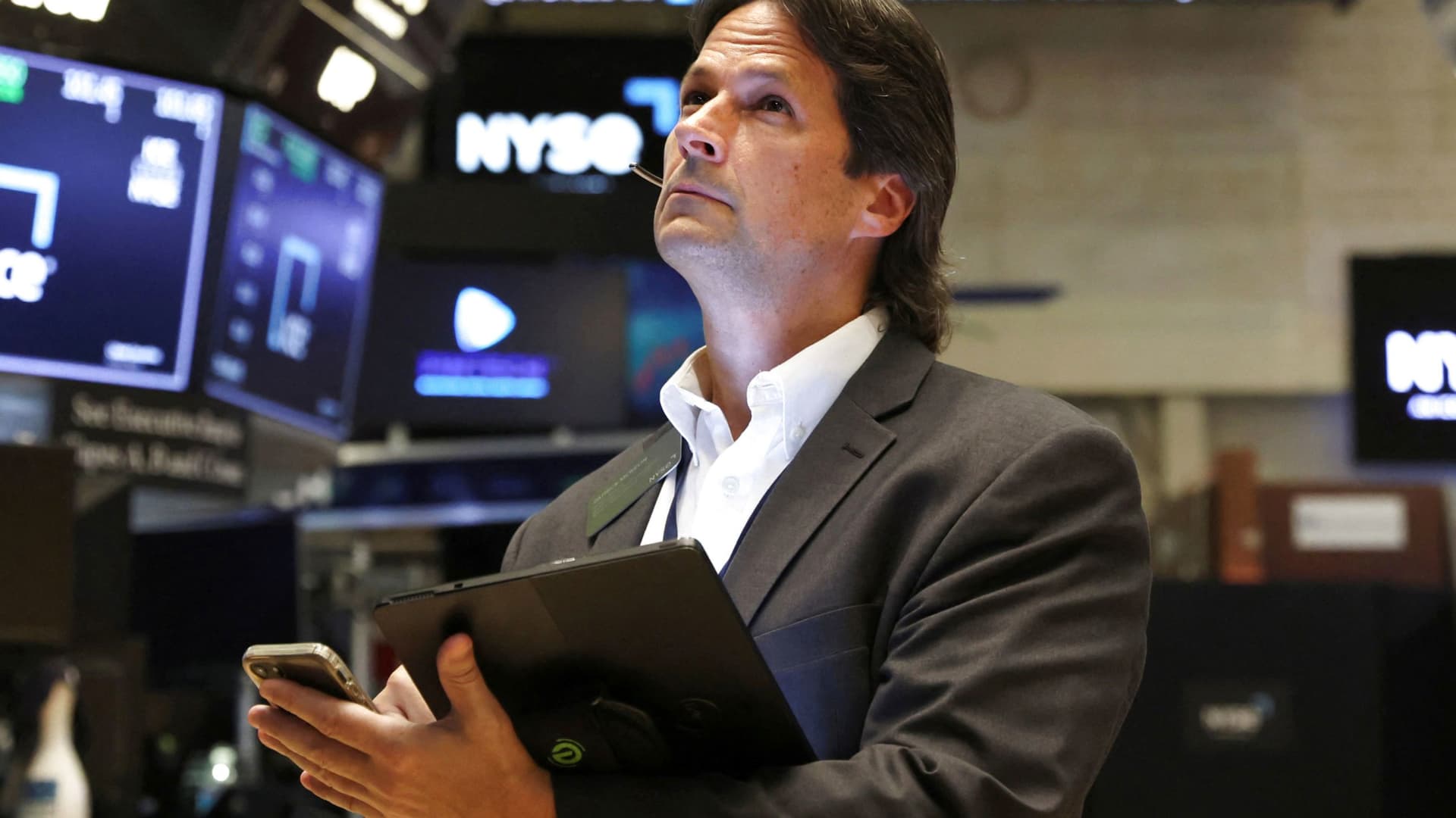 Los futuros de acciones cambiaron poco mientras Wall Street prevé una semana de ganancias ocupada: actualizaciones en vivo