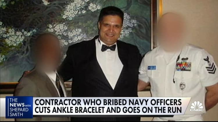 Defense contractor known as 'Fat Leonard' cuts ankle bracelet, escapes house arrest for bribery