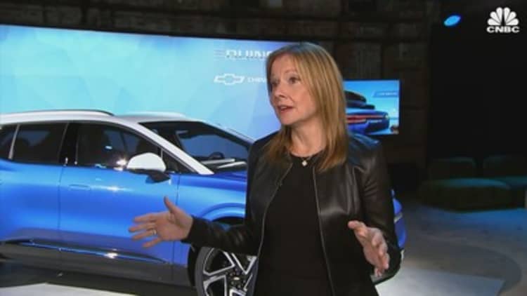 通用汽車首席執行官瑪麗巴拉討論新的電動雪佛蘭 Equinox 和電動汽車生產計劃