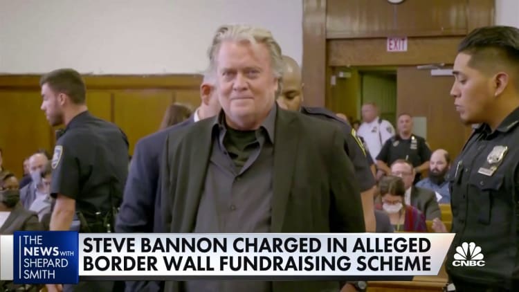 Steve Bannon charged in border wall fundraising scheme