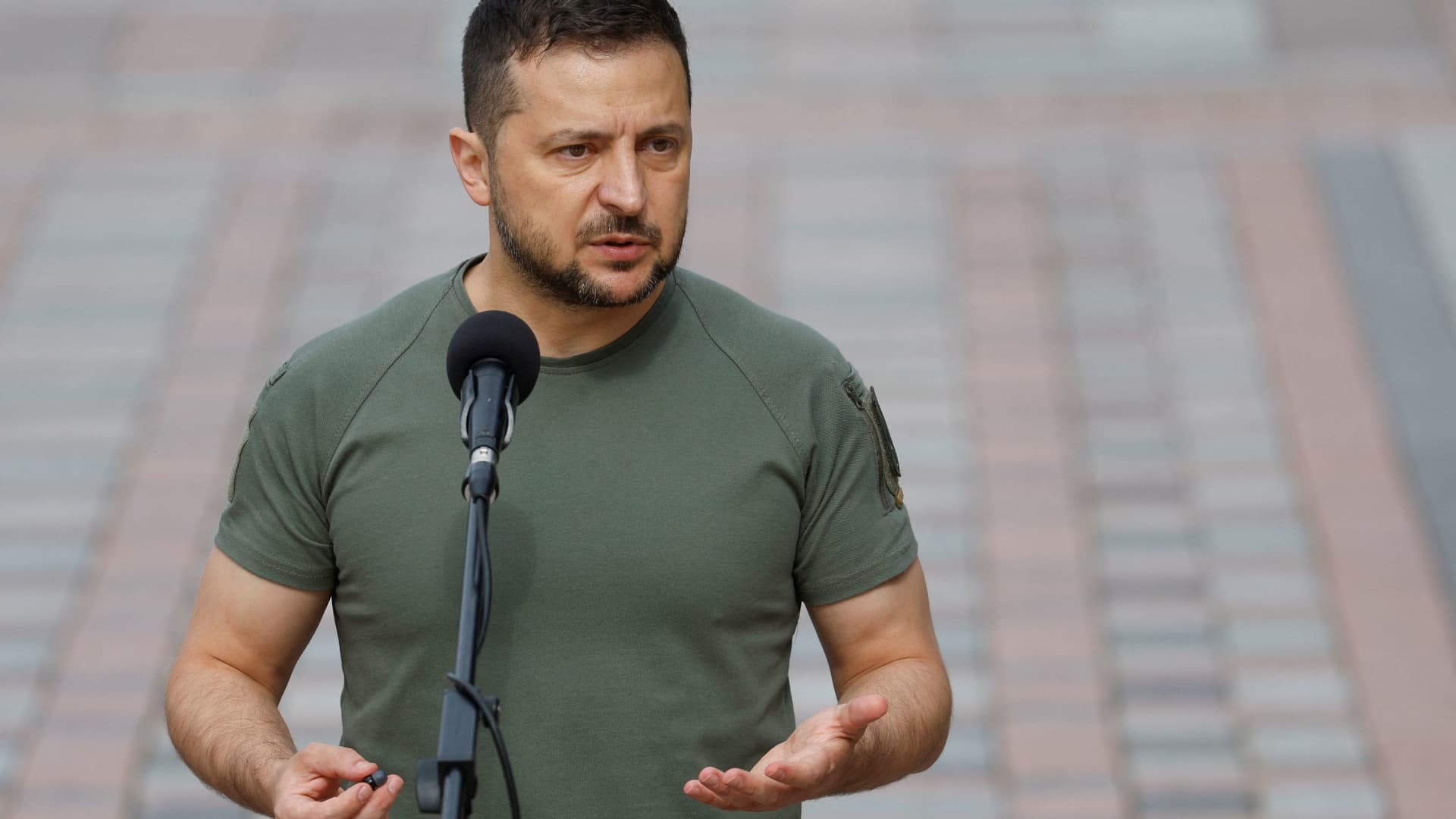 Zelenskyy on Putin’s threat of nuclear weapons: ‘I don’t think he’s bluffing’