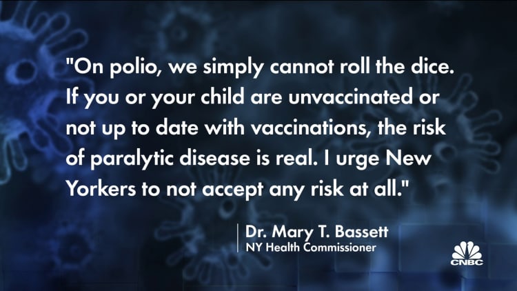 Gouverneur van New York roept noodtoestand uit als poliovirus gevonden in andere provincie
