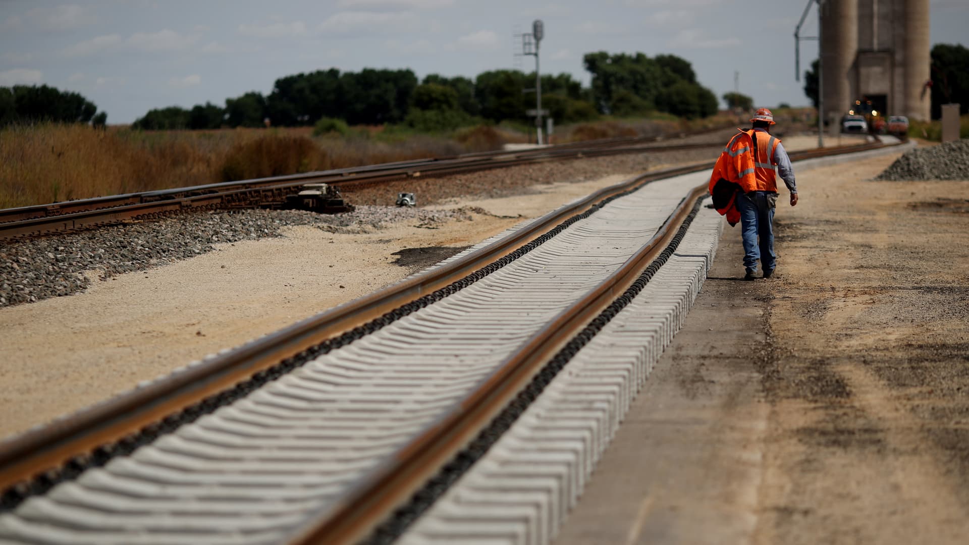 Massive rail labor unions transfer nearer to a strike