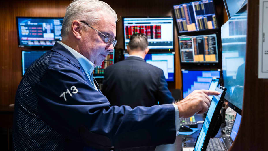Traders on the floor of the NYSE, Sept. 13, 2022.