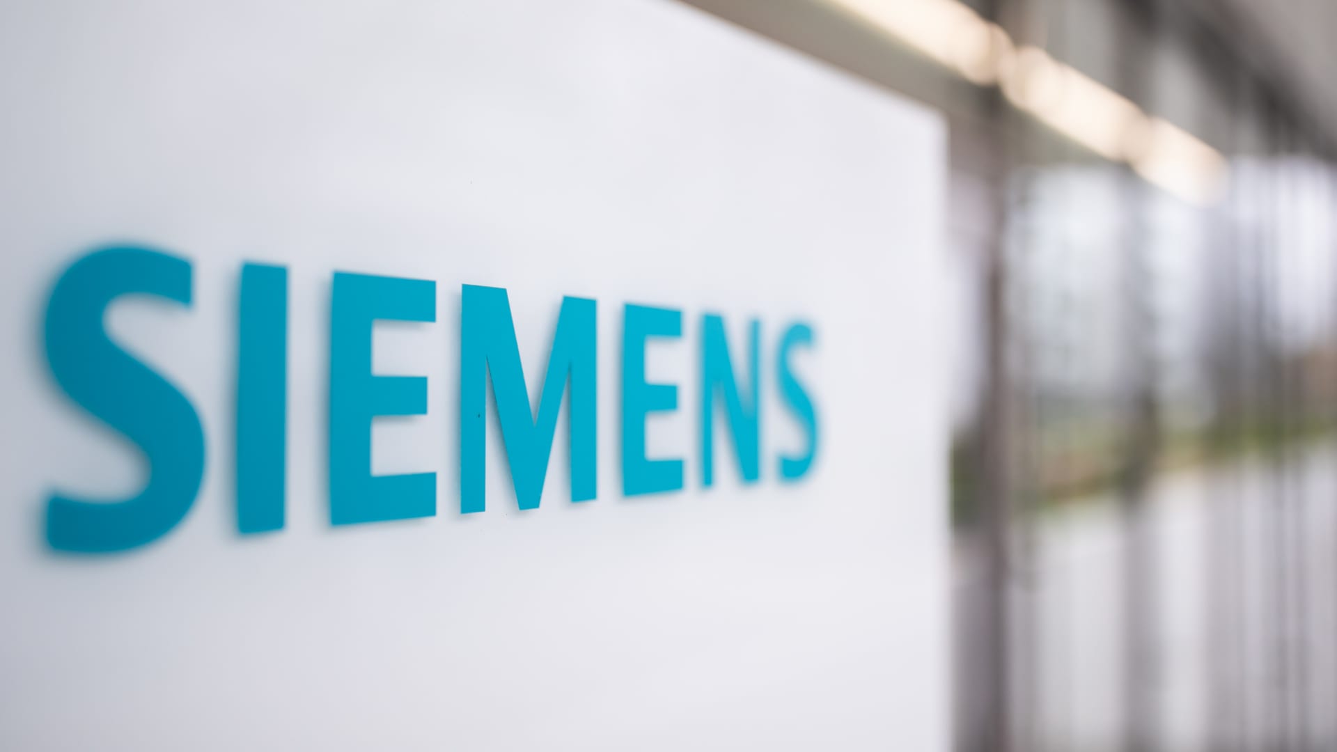 A Siemens logo in Germany. The industrial giant says that a newly commissioned green hydrogen plant in the country will use wind and solar power from the Wunsiedel Energy Park.
