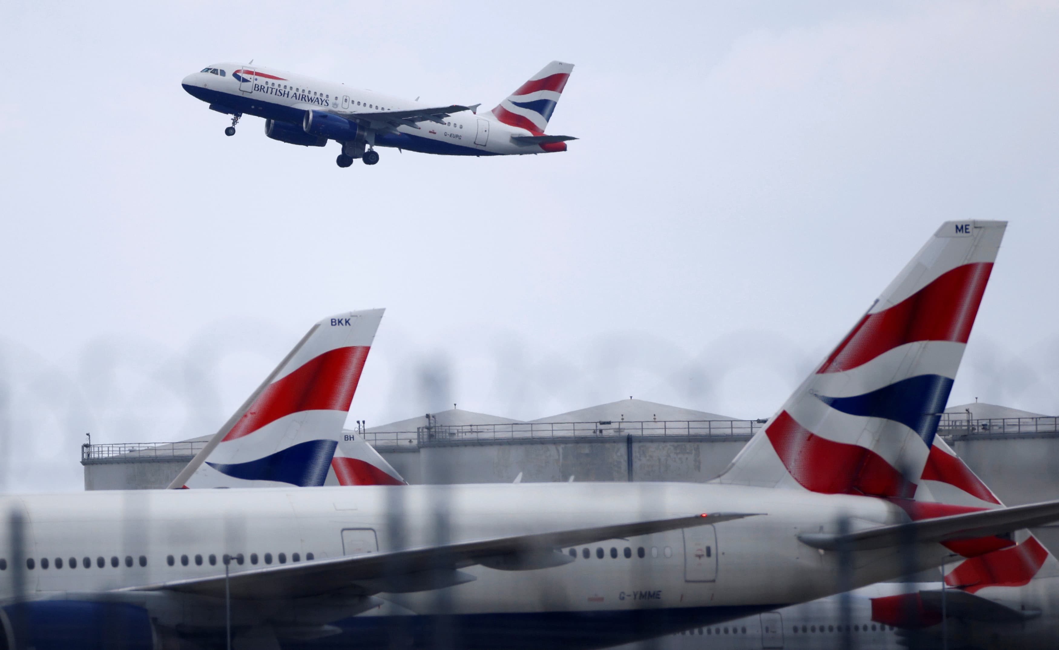 Simulate Prisoner Botanist Heathrow alters 15% of Monday flights for Queen Elizabeth II's funeral