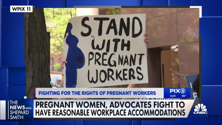 Bipartisan effort looks to require companies to provide accommodation for pregnant women at work