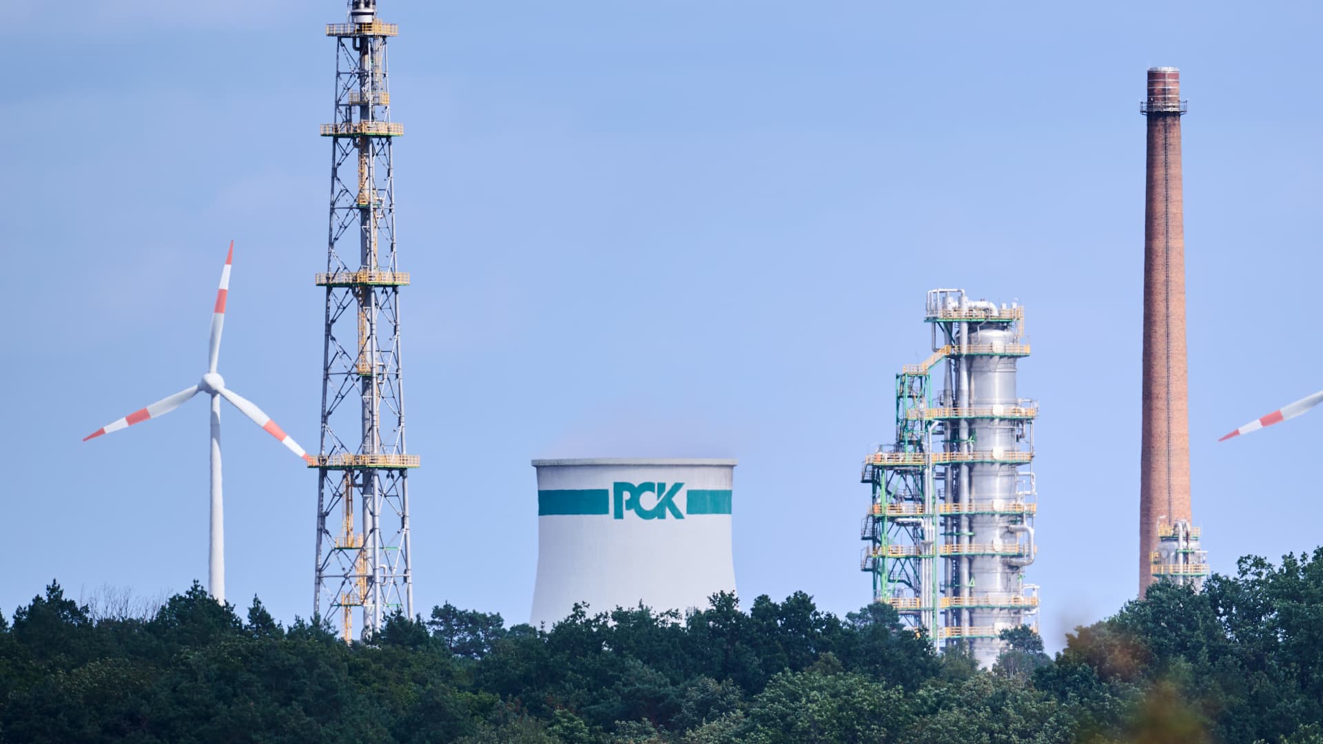 Polska firma chce starych udziałów Rosnieftu w rafinerii PCK Schwedt: Reuters