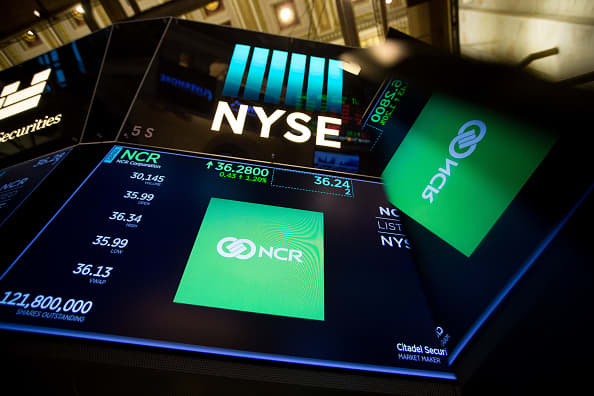Morgan Stanley stuft das Zahlungsunternehmen NCR herab, sagt, dass Investoren nach der Ankündigung der Trennung Klarheit brauchen