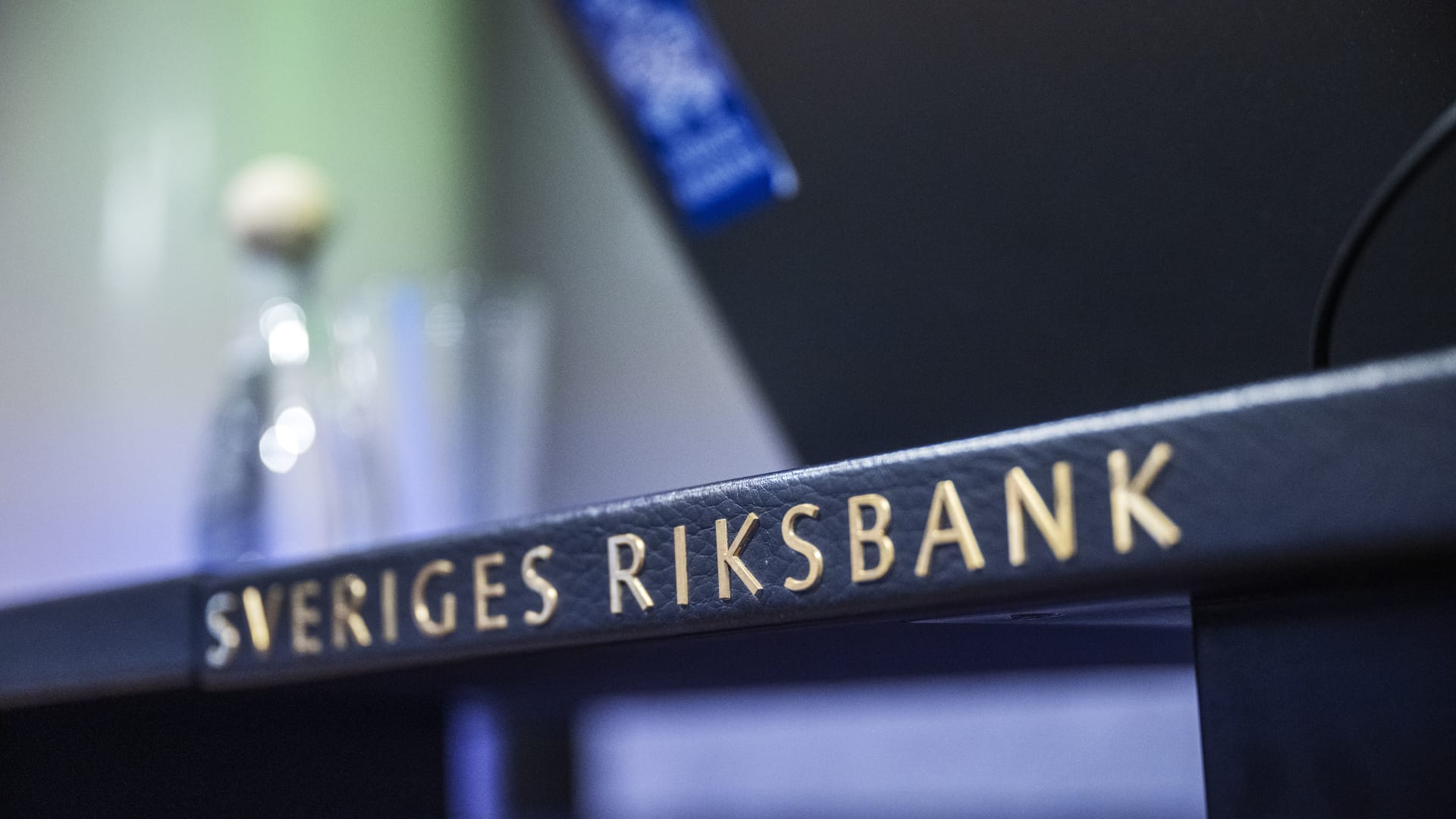 Sweden’s central bank launches 100 basis point rate hike
