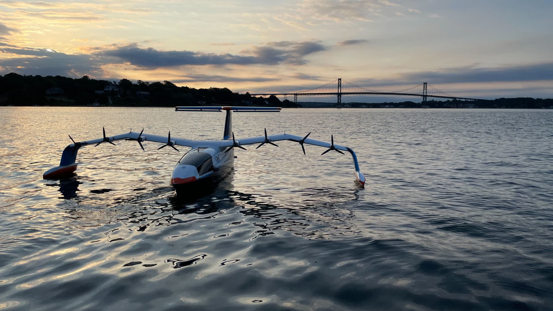 Regent tests prototype electric sea glider: video