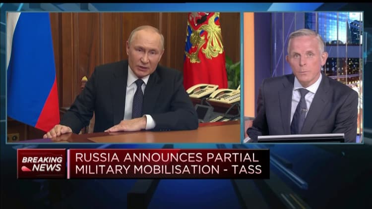 Poutine annonce une mobilisation militaire partielle