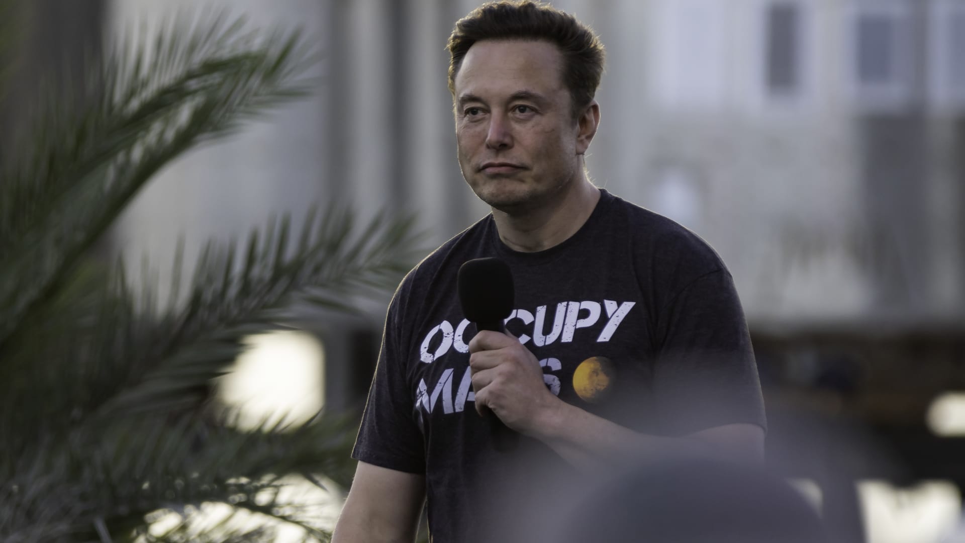 Tesla stock had its worst week since Mar. 2020 during a 'very intense 7 days' for Elon Musk