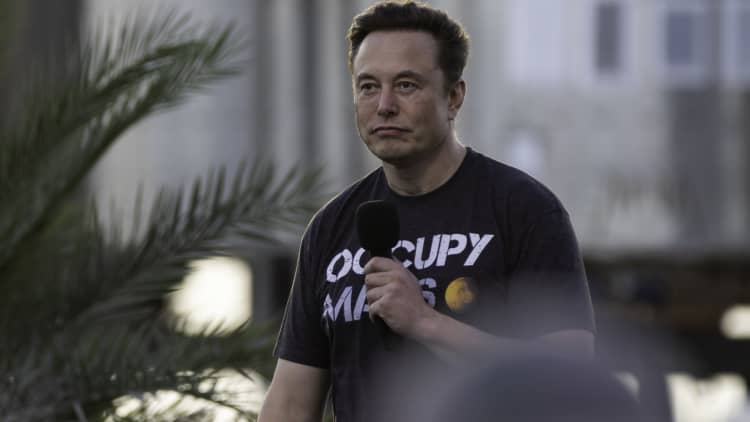 Leadership expert Jeffrey Sonnenfeld weighs in on Elon Musk's Twitter takeover