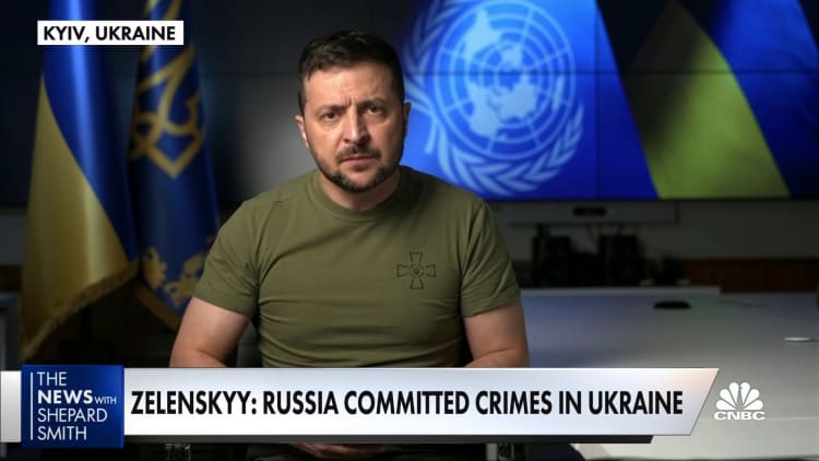 Putin threatens nuclear action, Zelenskyy addresses the U.N and Ukraine continues to take back territory