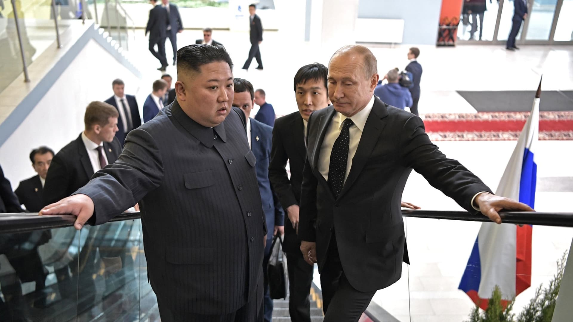 North Korea leader Kim Jong Un (L) attends a meeting with Russian President Vladimir Putin (R) in Vladivostok, Russia, on April, 25, 2019.