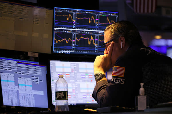 Should investors flee stocks? Strategists give their take — and reveal how to trade the volatility 