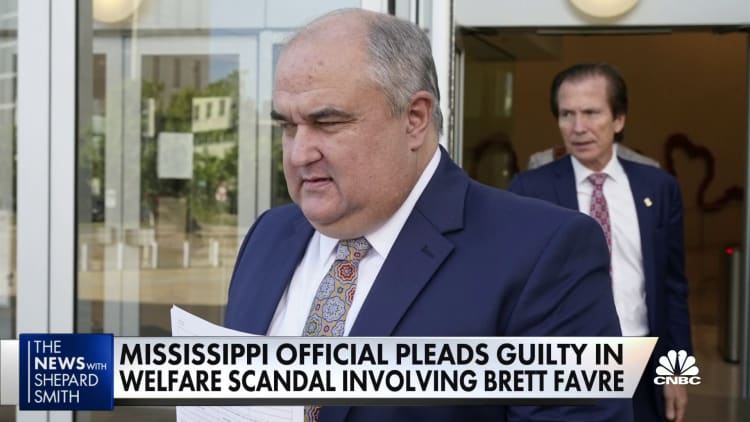 Mississippi official pleads guilty to federal and state fraud charges
