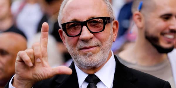 With representation lacking in media, Emilio Estefan urges Latinos to embrace their identities