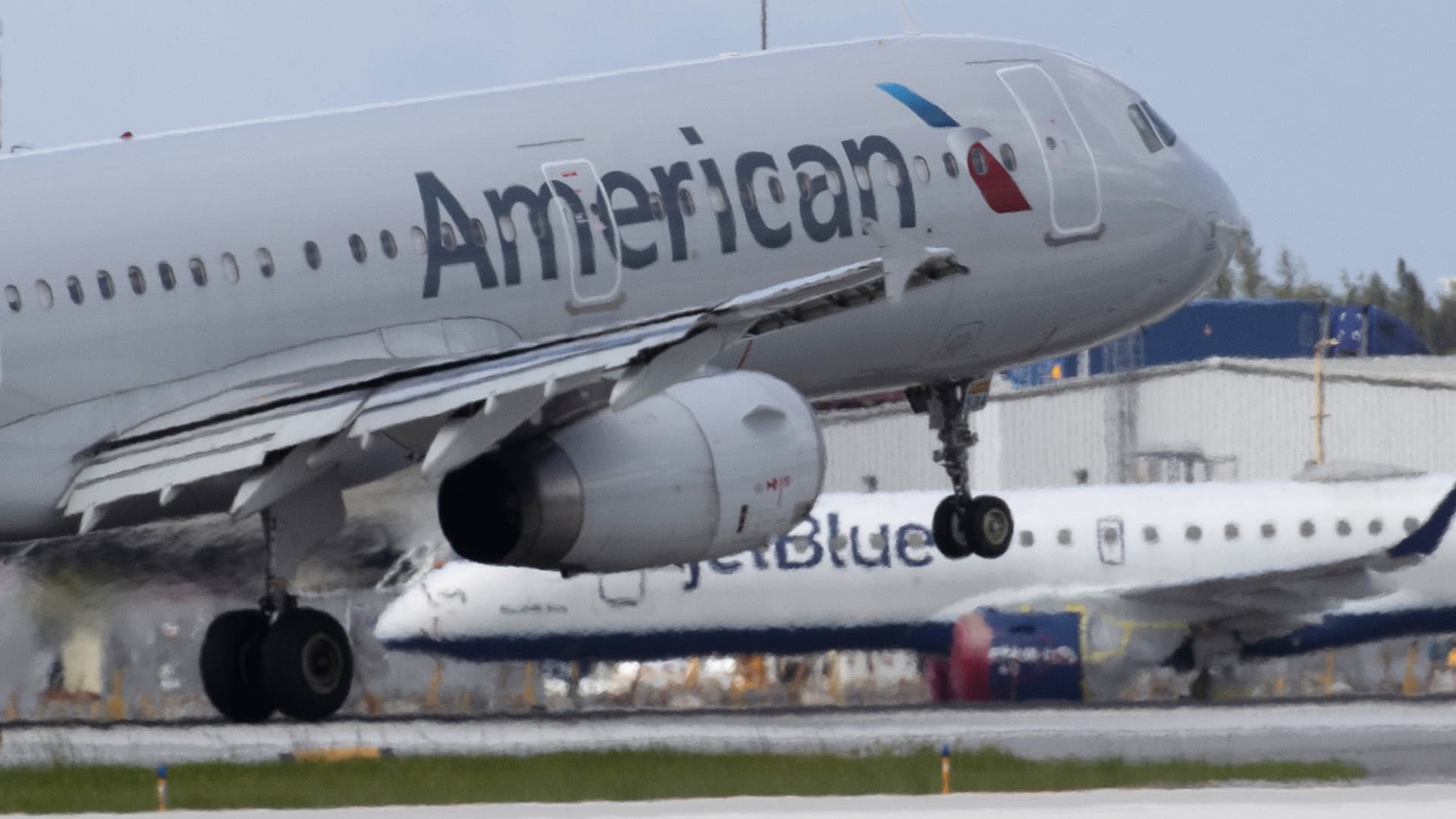 Justice Department’s fight with JetBlue and American Airlines heads to court – CNBC
