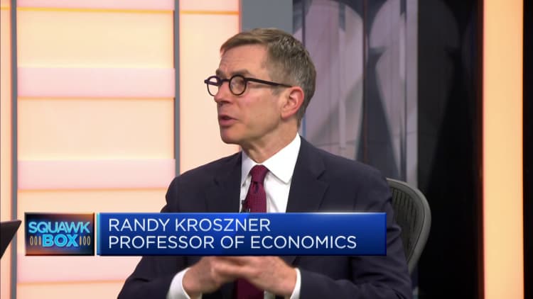 It's really important for the U.S. Fed to move fast, says professor