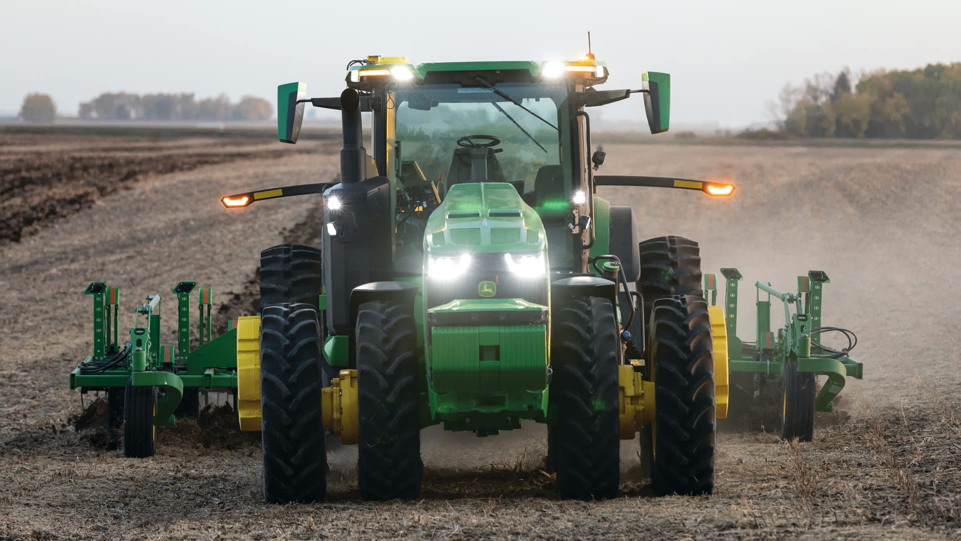 Deere's autonomous 8R tractor