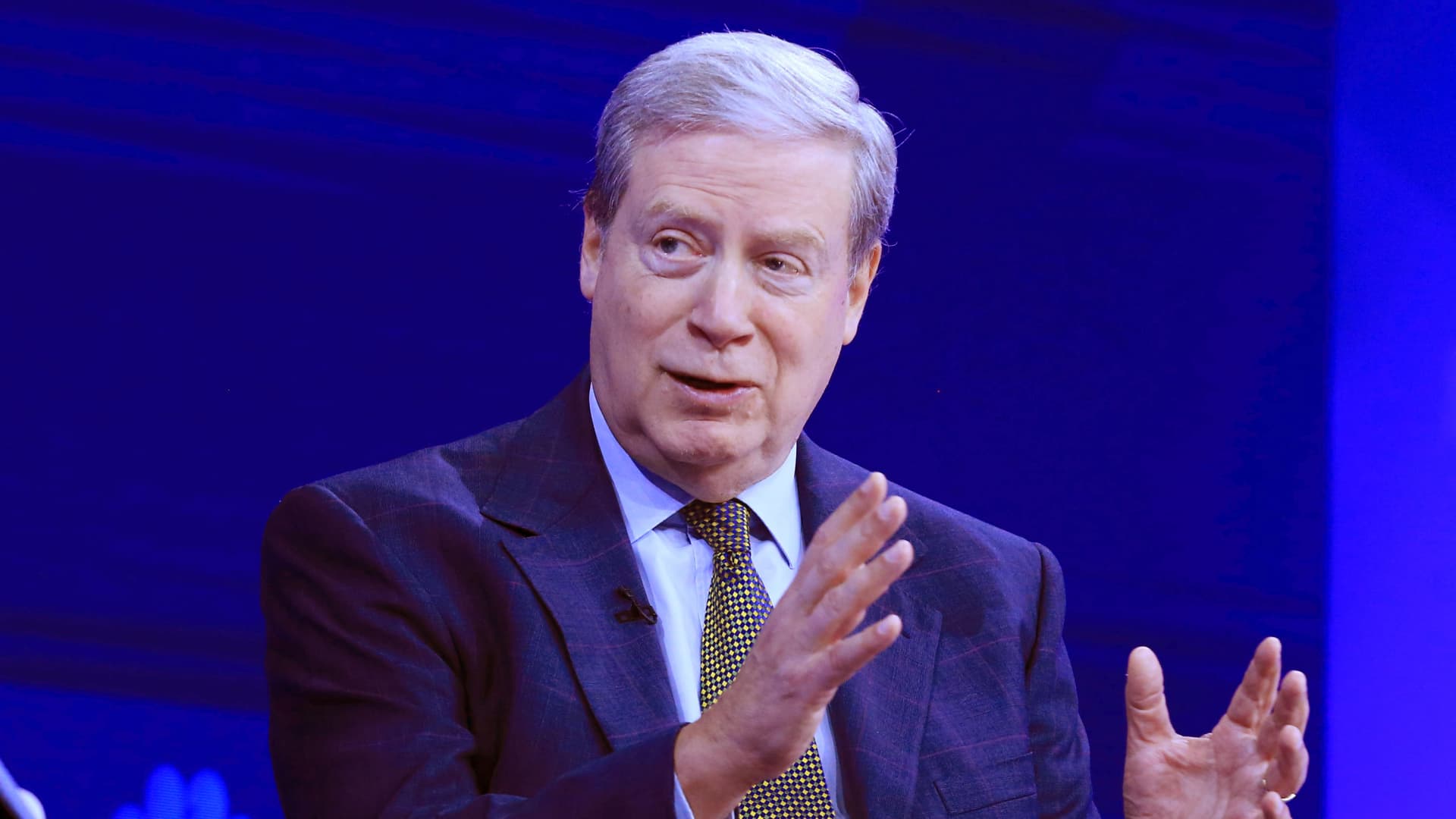 Stanley Druckenmiller sees 'hard landing' in 2023 with a possible deeper recession than many expect