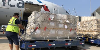 Air cargo rates slump but some companies see long-term strength