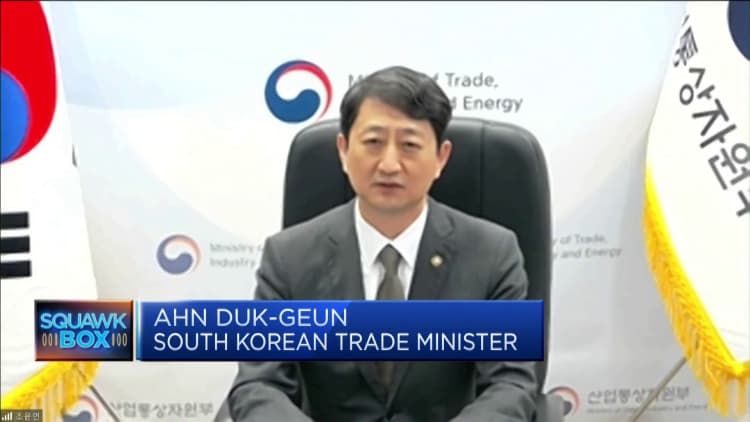 South Korea's trade minister says China remains an important trading partner