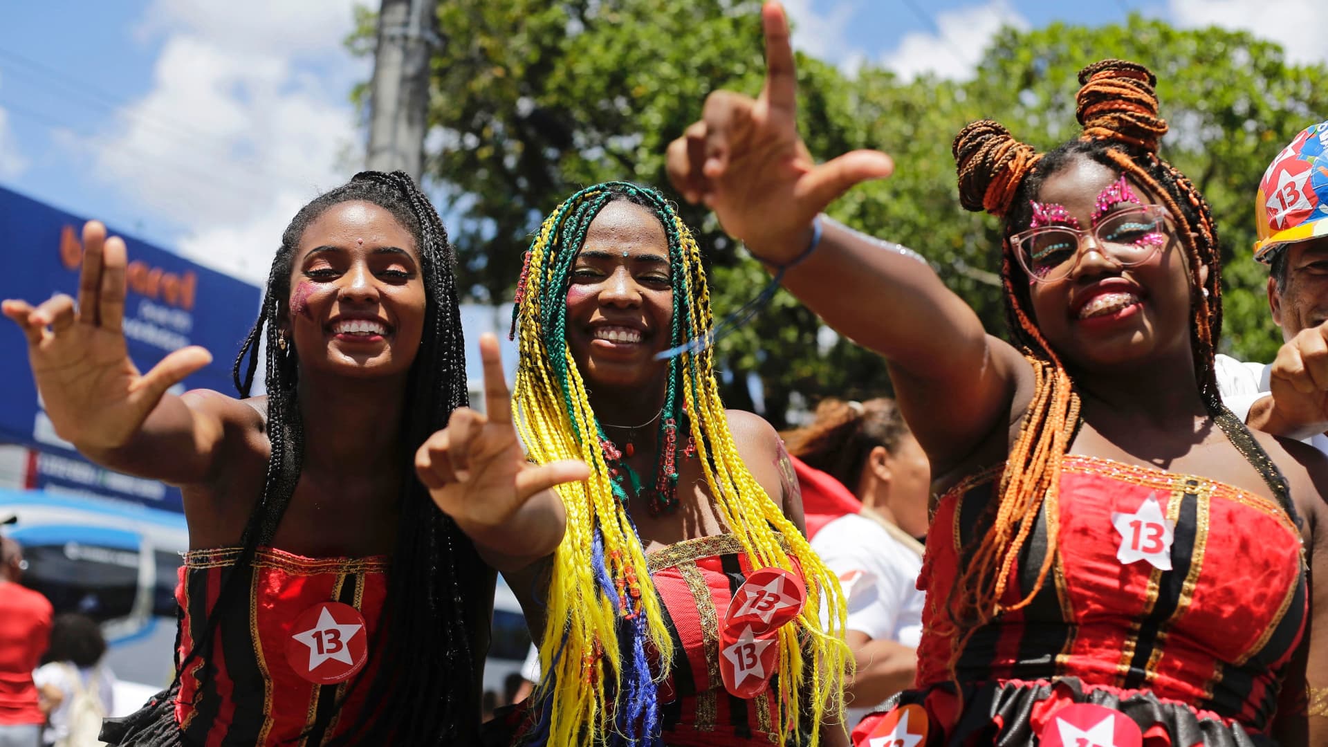 Brazylia głosuje między Lulą i Bolsonaro w ekscytującej kampanii prezydenckiej