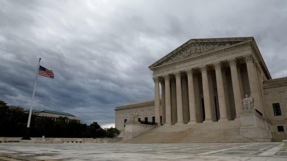 A view of the U.S. Supreme Court building on the first day of the court's new term in Washington, U.S. October 3, 2022.  REUTERS/Jonathan Ernst