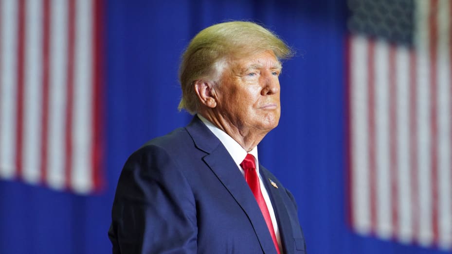 Former U.S. President Donald Trump looks on during a rally in Warren, Michigan, U.S., October 1, 2022.  REUTERS/Dieu-Nalio Chery