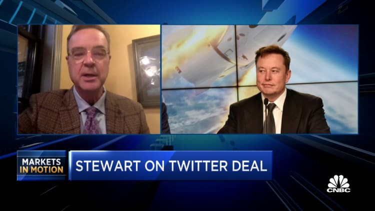 Twitter can take a hard line because they have the winning hand, says NYT's James Stewart