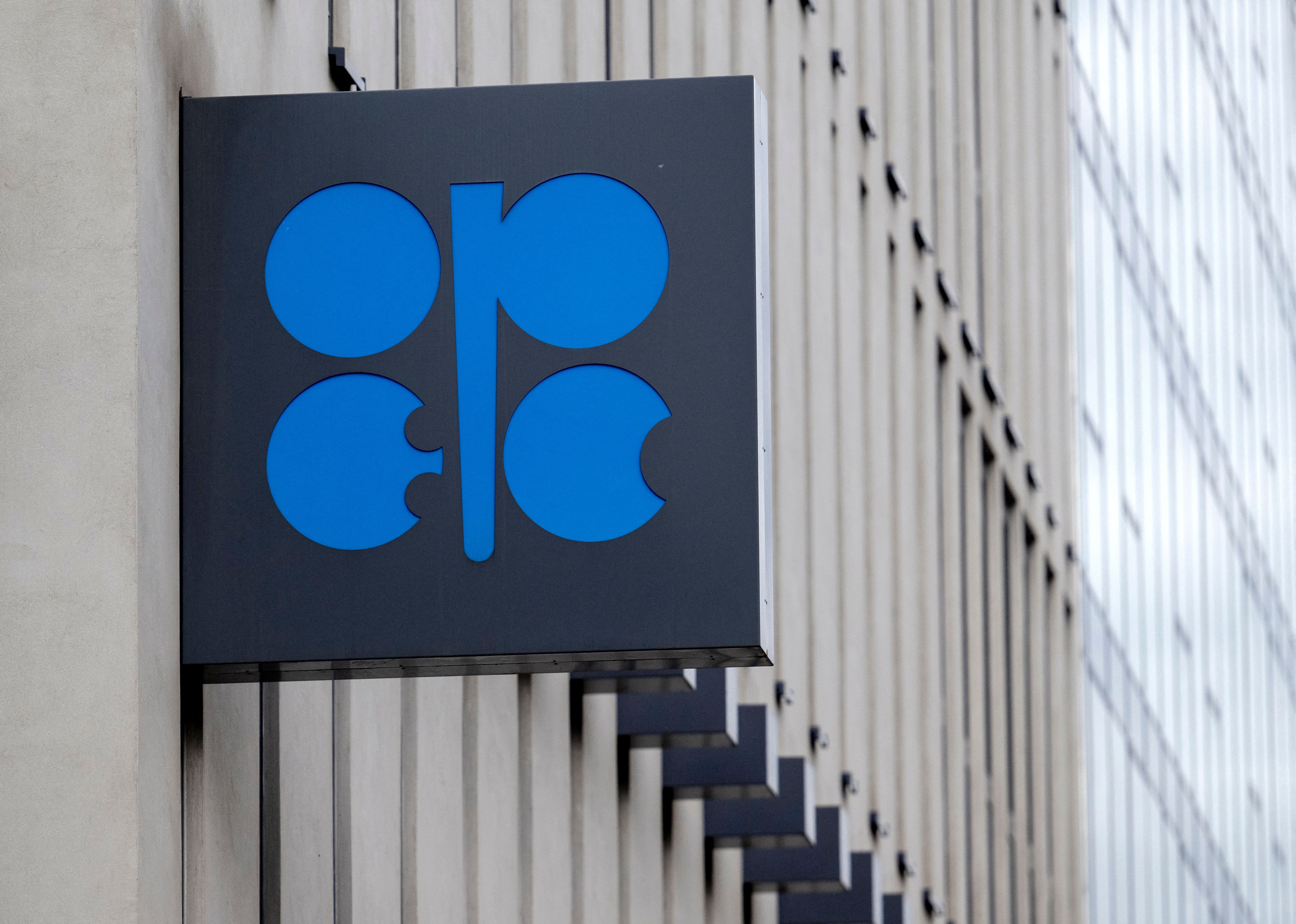 Wahania cen ropy na podstawie raportu, że Zjednoczone Emiraty Arabskie rozważają opuszczenie OPEC