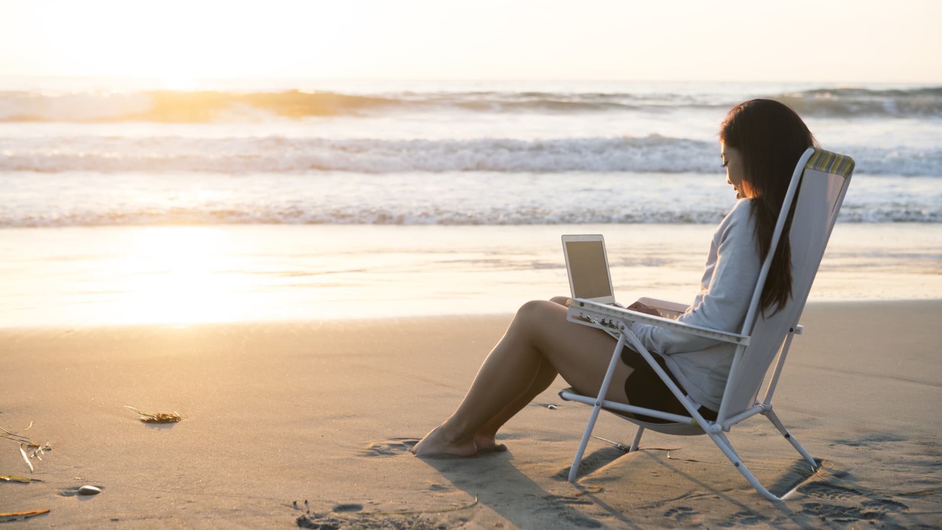 Portugal’s new digital nomad visa just made working remotely from a European bea..