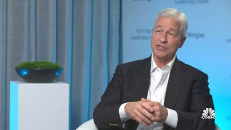 Jamie Dimon says UK authorities  deserves payment  of the uncertainty  aft  sparking marketplace  turmoil
