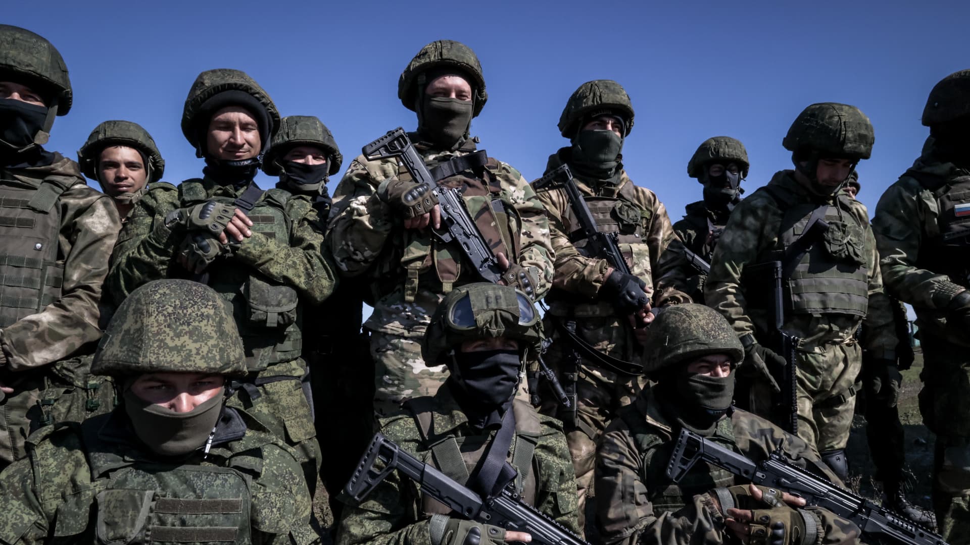 روسيا تهاجم أوكرانيا ، لكنها في خضم الحرب