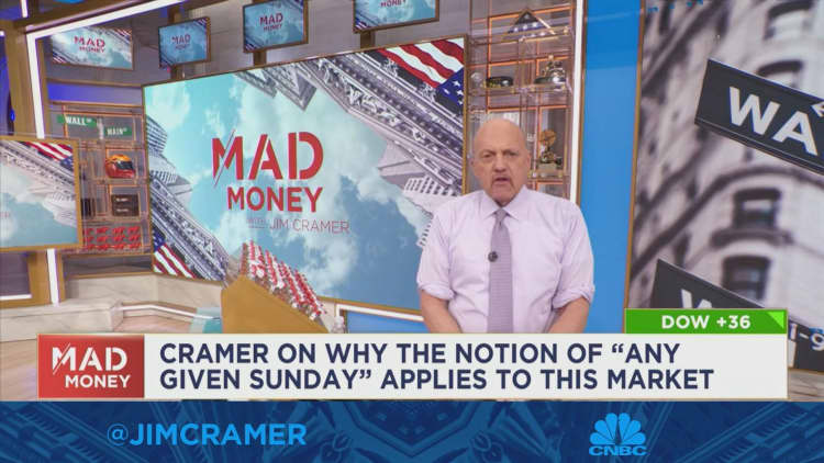Jim Cramer says investors will be 'rewarded' when the Fed finishes hiking interest rates