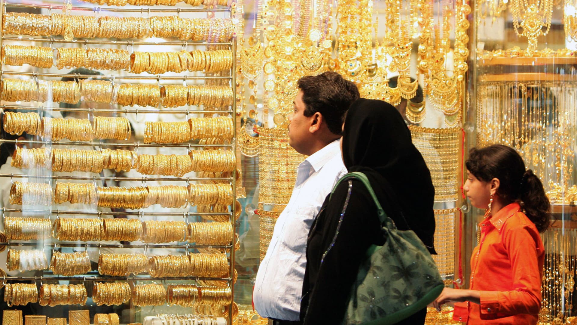 Gold at $4,000? Analysts share their 2023 outlook as inflation, recession fears linger